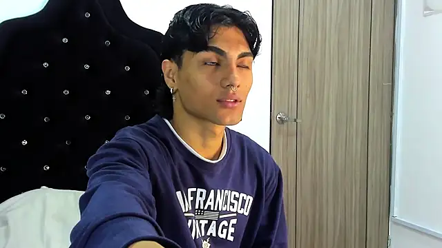 Snapshot of MattFiore chatting on December 5, 6:28 pm MattFiore online show from December 5, 6:28 pm