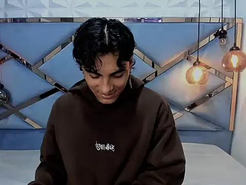 Snapshot of MattFiore chatting on January 6, 11:47 am MattFiore online show from January 6, 11:47 am