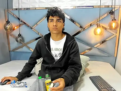 Snapshot of MattFiore chatting on January 10, 6:58 pm MattFiore online show from January 10, 6:58 pm