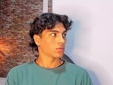 Snapshot of MattFiore chatting on December 14, 6:02 pm MattFiore online show from December 14, 6:02 pm