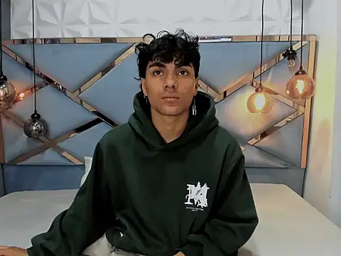 Snapshot of MattFiore chatting on January 7, 5:40 pm MattFiore online show from January 7, 5:40 pm