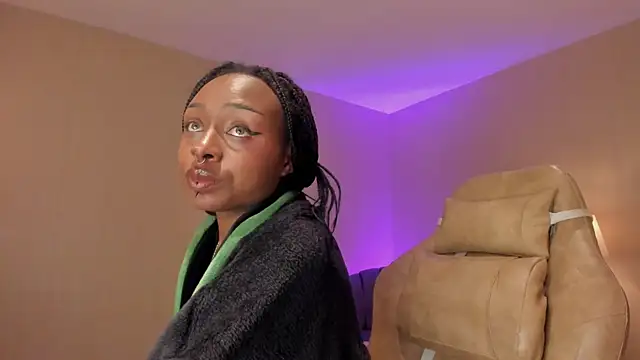 Midnight Bluee online show from December 13, 8:04 pm