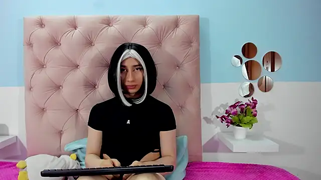 Charlothe 7 online show from December 20, 4:15 am