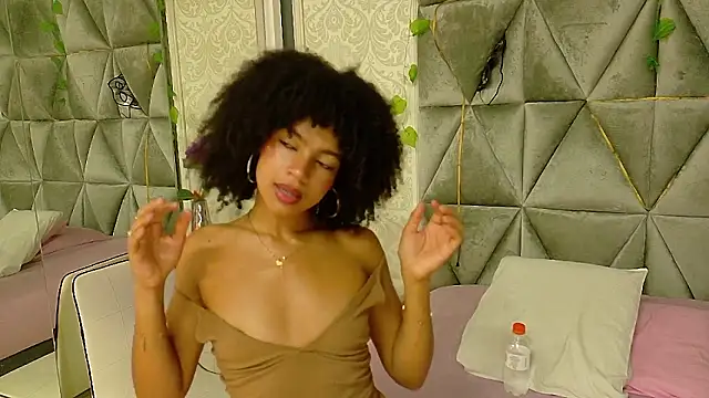 Miaa Grace  online show from March 10, 1:04 pm