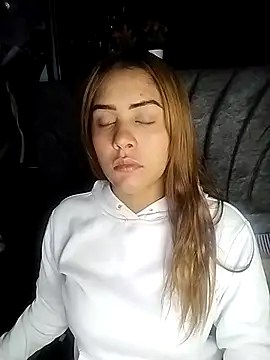 Allisongray-- online show from November 14, 9:24 am