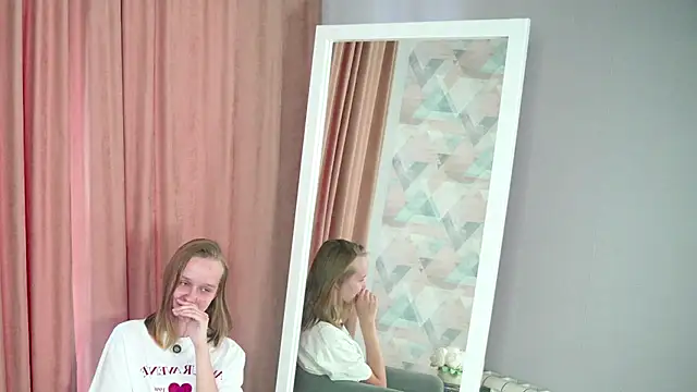 Snapshot of MozellaHorth chatting on November 20, 3:51 am MozellaHorth online show from November 20, 3:51 am