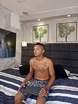 lia blacked online show from November 14, 4:21 pm