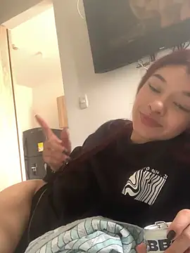 catalinaruiz  online show from April 9, 1:17 pm