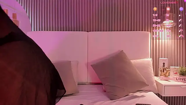 catalinaruiz  online show from February 9, 3:10 pm