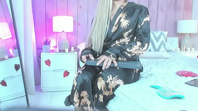 Valentino moretti online show from February 20, 12:18 pm