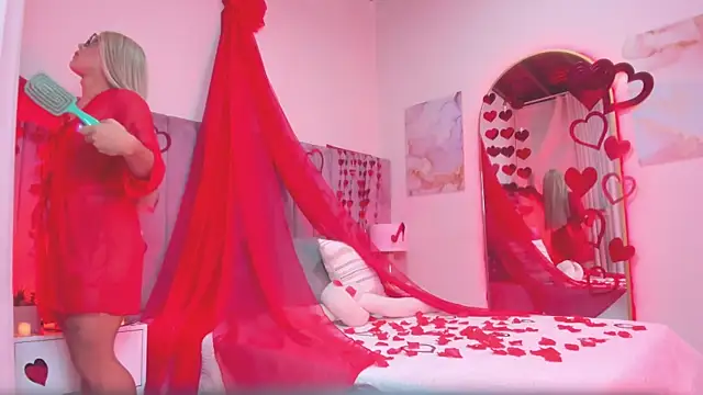 Valentino moretti online show from February 14, 2:39 pm