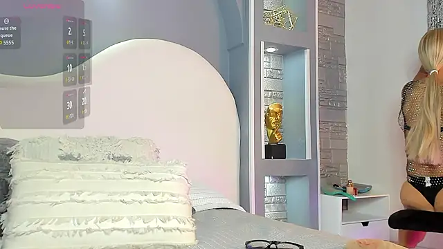 Valentino moretti online show from February 3, 12:10 pm