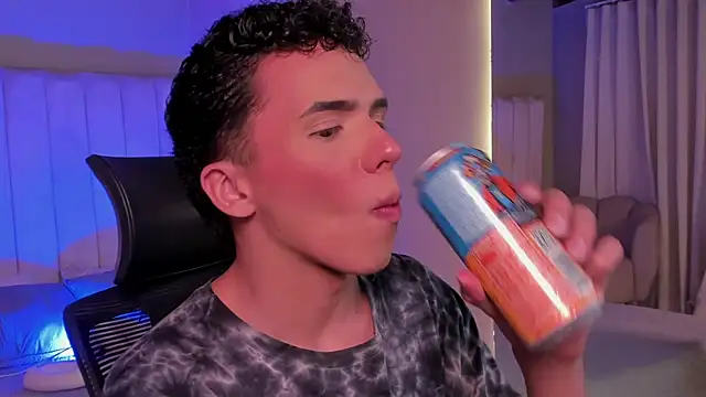 Seab trooy online show from February 8, 10:40 pm