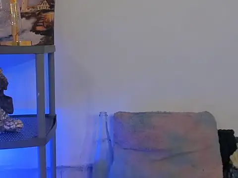 aprille15 online show from March 29, 5:58 pm