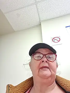 TiguhguhrsRose online show from December 1, 12:55 am