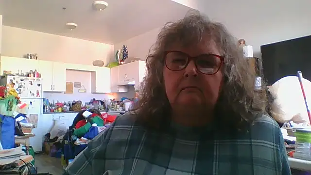 TiguhguhrsRose online show from December 4, 6:51 pm