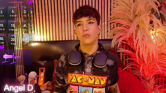 Angeldust19 online show from April 9, 3:19 am