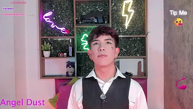 Angeldust19 online show from January 6, 3:21 am