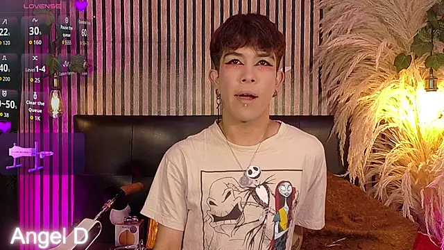 Angeldust19 online show from April 14, 3:33 am