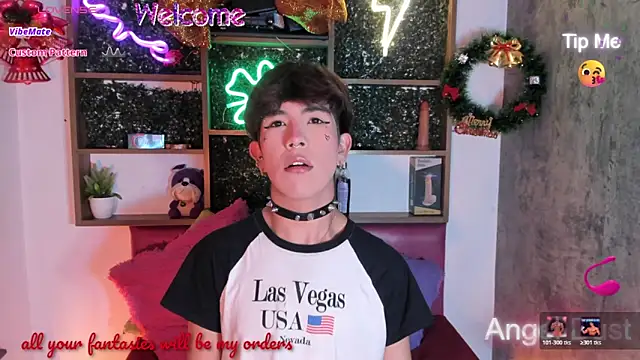 Angeldust19 online show from December 20, 4:04 am