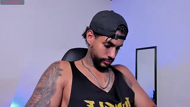 LuigiVitale 1 online show from July 17, 1:36 am