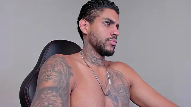 LuigiVitale 1 online show from December 1, 2:07 pm