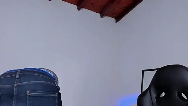 LuigiVitale 1 online show from March 21, 1:07 am