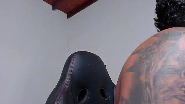 LuigiVitale 1 online show from March 14, 1:11 am