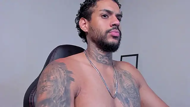 LuigiVitale 1 online show from March 8, 1:22 am