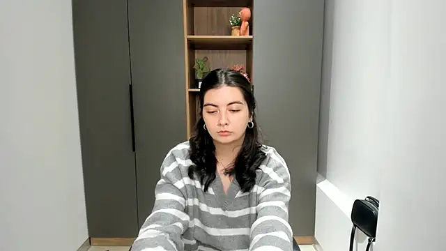 Snapshot of DelilaVanvliet chatting on November 16, 10:09 am DelilaVanvliet online show from November 16, 10:09 am