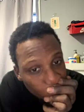 Snapshot of Shyguycharlie26 chatting on November 17, 8:13 pm Shyguycharlie26 online show from November 17, 8:13 pm