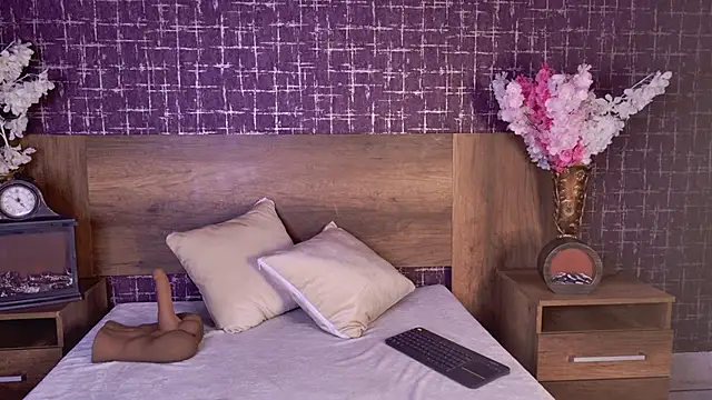 zyrastorm online show from December 17, 4:23 pm