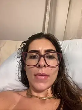 Snapshot of fer-nanda chatting on February 11, 4:23 am fer-nanda online show from February 11, 4:23 am