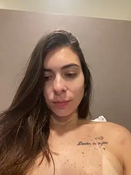 Snapshot of fer-nanda chatting on April 11, 12:18 am fer-nanda online show from April 11, 12:18 am