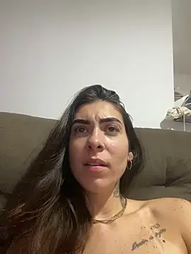 Snapshot of fer-nanda chatting on February 14, 1:28 am fer-nanda online show from February 14, 1:28 am