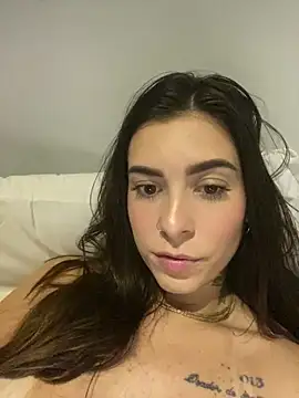 Snapshot of fer-nanda chatting on February 4, 11:22 pm fer-nanda online show from February 4, 11:22 pm