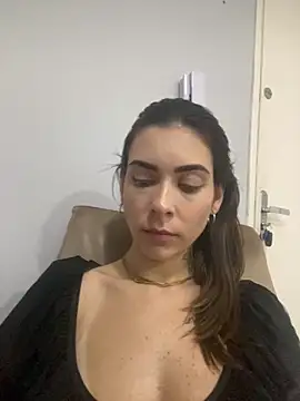 Snapshot of fer-nanda chatting on February 12, 12:54 am fer-nanda online show from February 12, 12:54 am