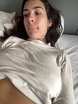 Snapshot of fer-nanda chatting on February 2, 11:42 am fer-nanda online show from February 2, 11:42 am