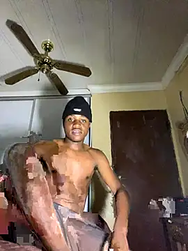 Snapshot of TriggaStar chatting on November 15, 1:31 am TriggaStar online show from November 15, 1:31 am