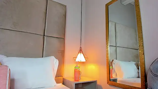 angelaG1 online show from January 14, 7:50 pm