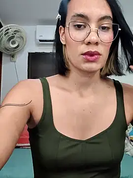 Mia saaenz online show from November 17, 10:36 pm