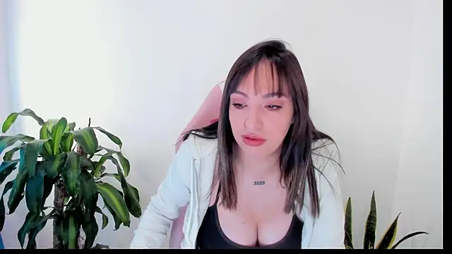 Snapshot of SOFIA_SWEETT22 chatting on November 14, 5:05 pm SOFIA SWEETT22 online show from November 14, 5:05 pm