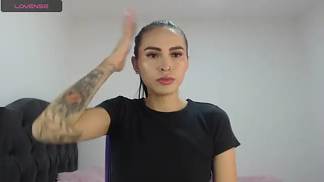 Linda  fiore online show from December 16, 10:47 pm