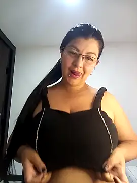 CelesteAlvarez1989 online show from May 13, 5:09 pm