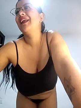 CelesteAlvarez1989 online show from March 29, 10:55 pm