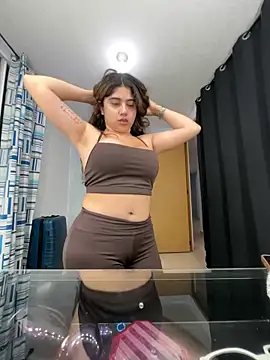 Snapshot of Monica17 chatting on June 4, 5:01 am Monica17 online show from June 4, 5:01 am