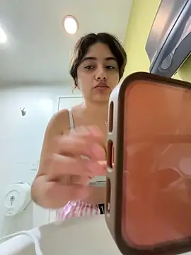 Snapshot of Monica17 chatting on June 17, 6:24 am Monica17 online show from June 17, 6:24 am