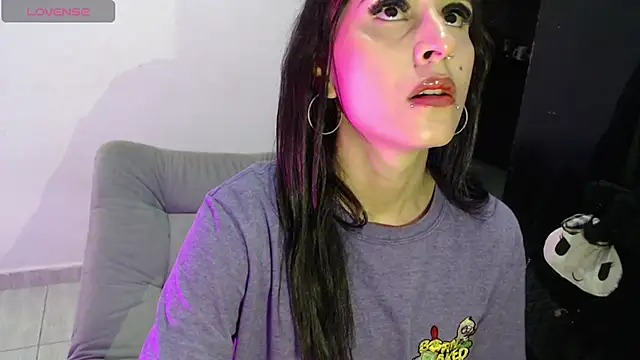 Isabella Hillss online show from July 22, 11:07 pm