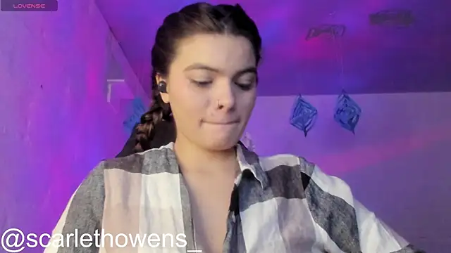 scarlethowens1 online show from December 21, 7:43 am