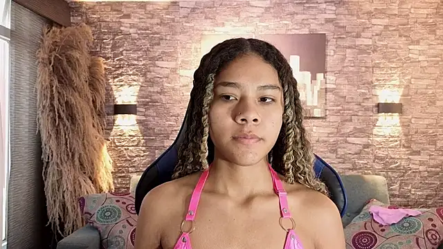 Snapshot of zendayavg chatting on February 10, 12:04 pm zendayavg online show from February 10, 12:04 pm